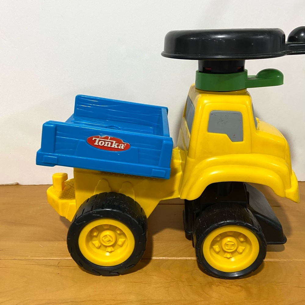 Tonka Dump Truck 2006 Flatbed Stake Hasbro Playskool Construction Toddler Truck